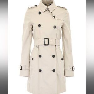 Burberry Kensington Heritage Trench Coat